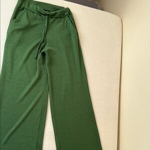 Green Women's  pants. Brazilian